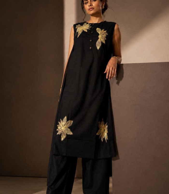 BLACK ELEGANT EMBROIDERED CO-ORD SET – READYMADE CHUDI